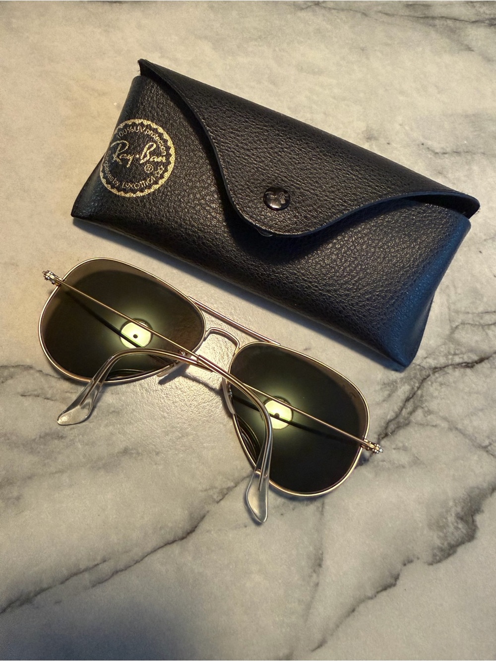 Ray-Ban Aviator Sunglasses with Green Mirrored Lenses and Gold Frame - Picture 2 of 2